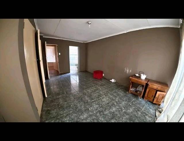 3 BEDROOM HOUSE FOR SALE IN MOFOLO SOUTH